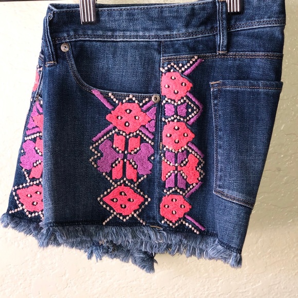 Roxy Embroidered Festival Tribal Roxy Shor… - Picture 8 of 8
